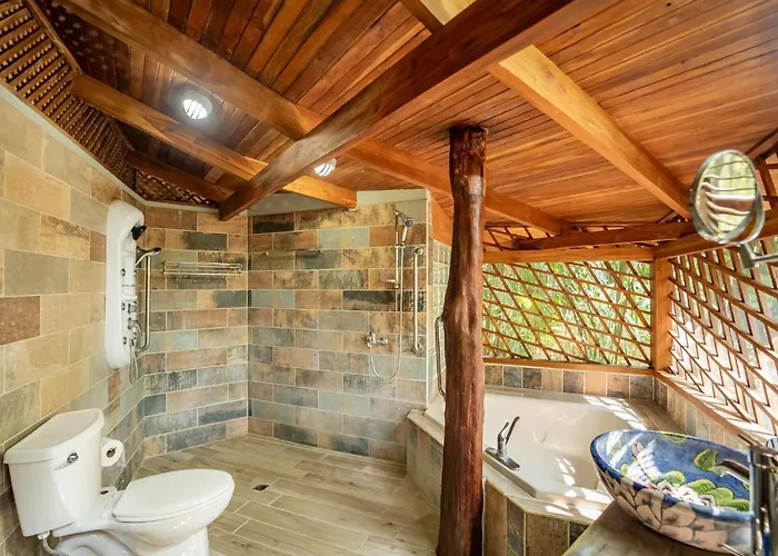 Tarantela, Treehouse
